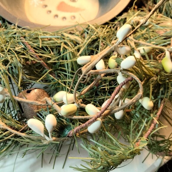 Snowman Wreath Rustic Jingle Bell Green Pine White Berry Handcrafted Centerpiece - Picture 6 of 7